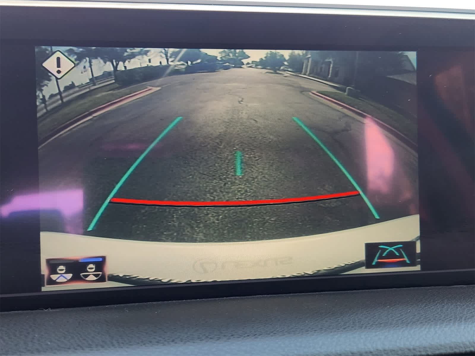 Thumbnail: 2021 Lexus ES - 18