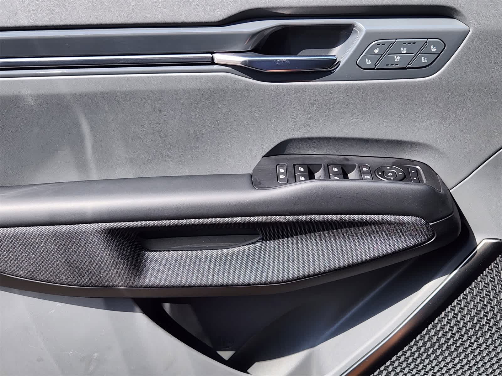 Thumbnail: 2026 Kia EV9 - 21