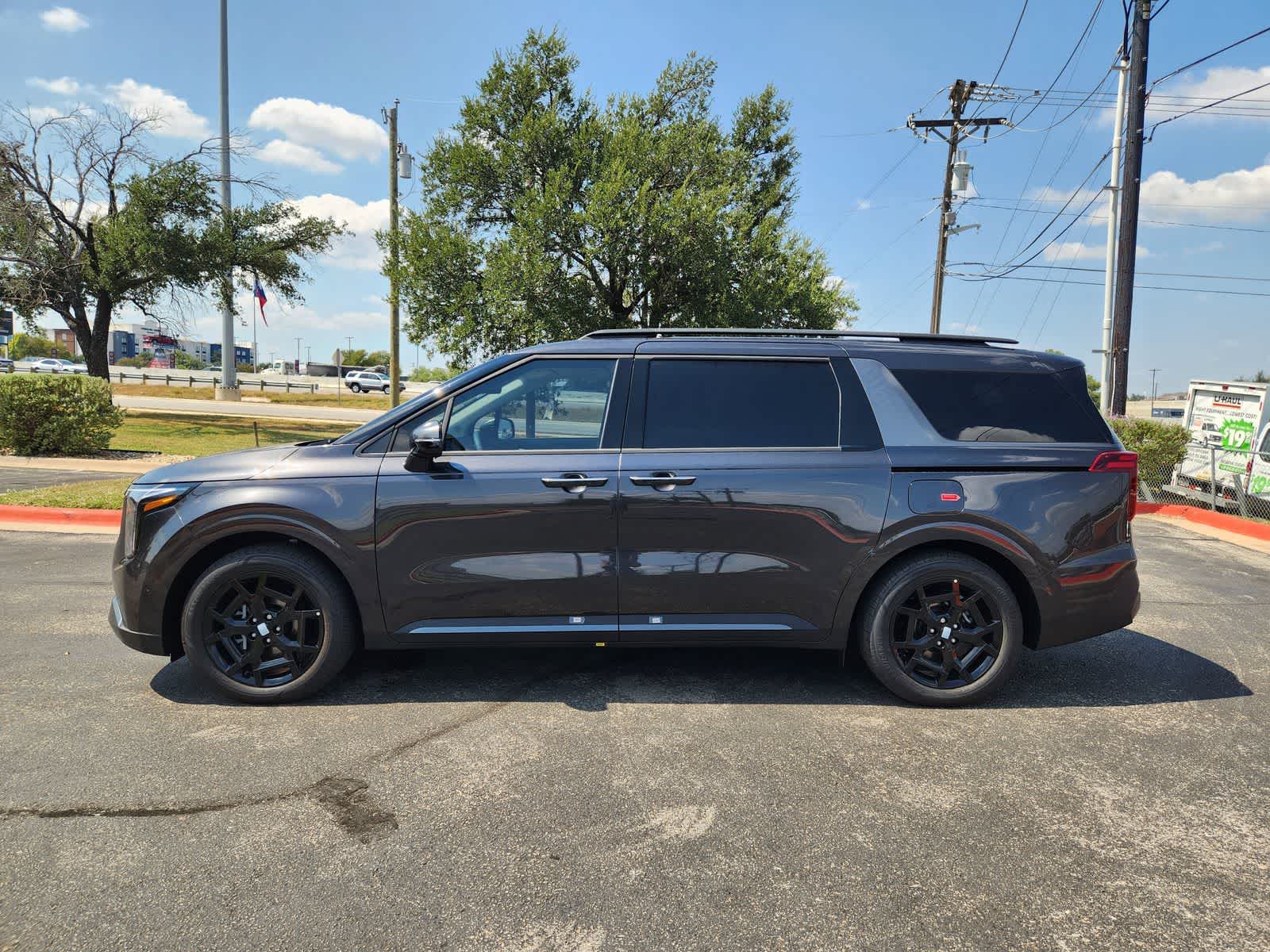 Thumbnail: 2026 Kia Carnival - 4