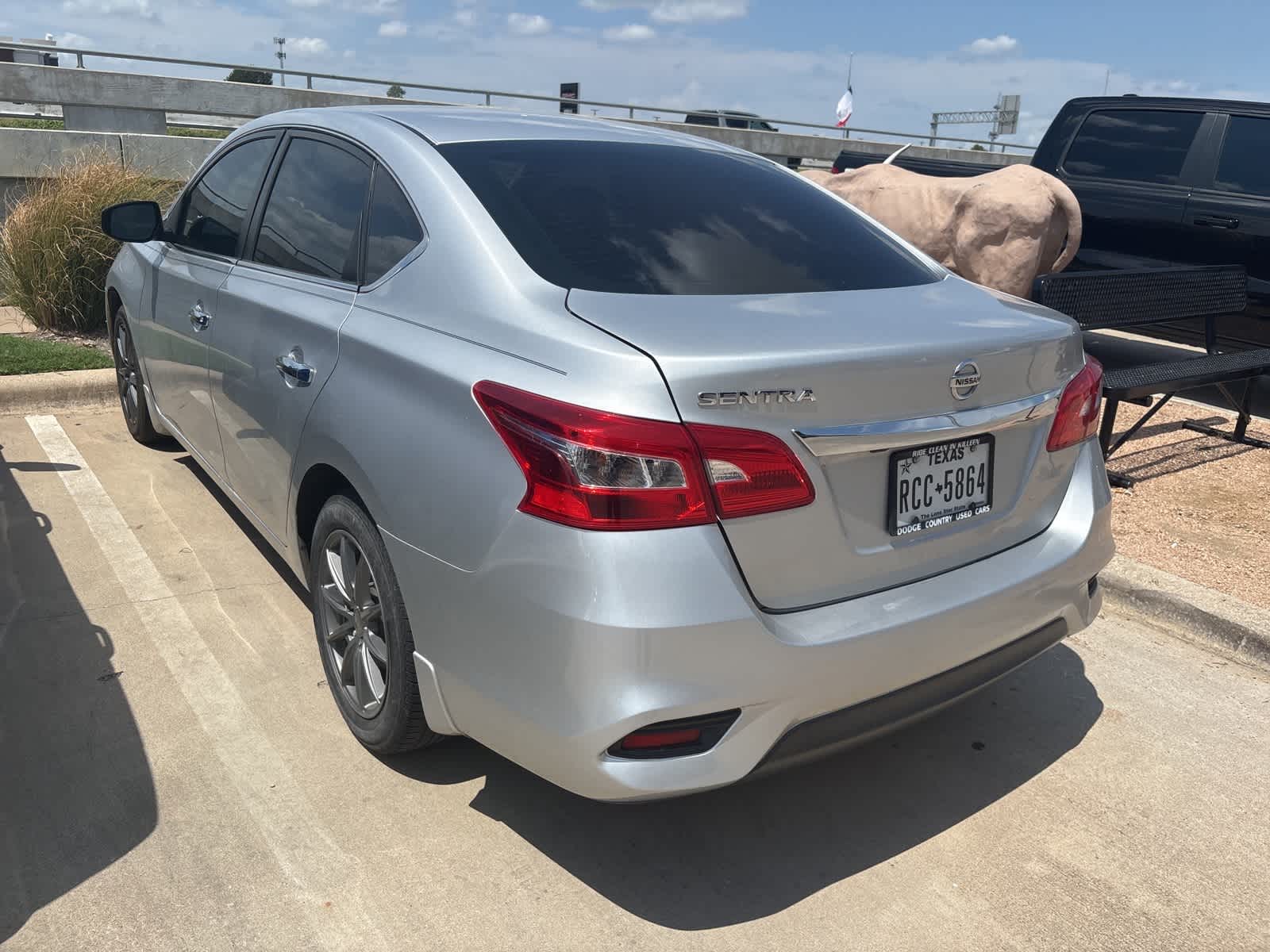 Thumbnail: 2019 Nissan Sentra - 6