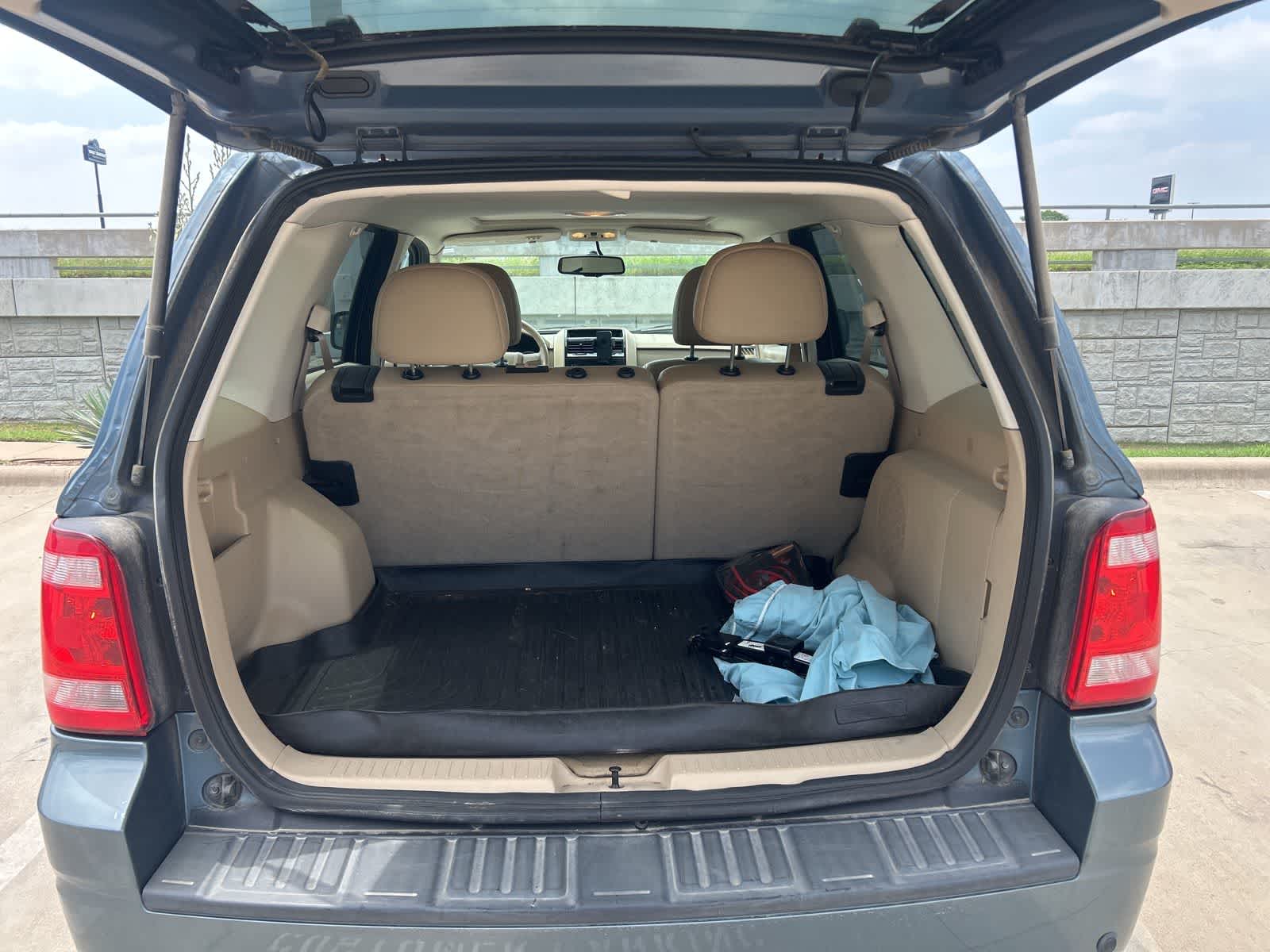 Thumbnail: 2011 Ford Escape - 18