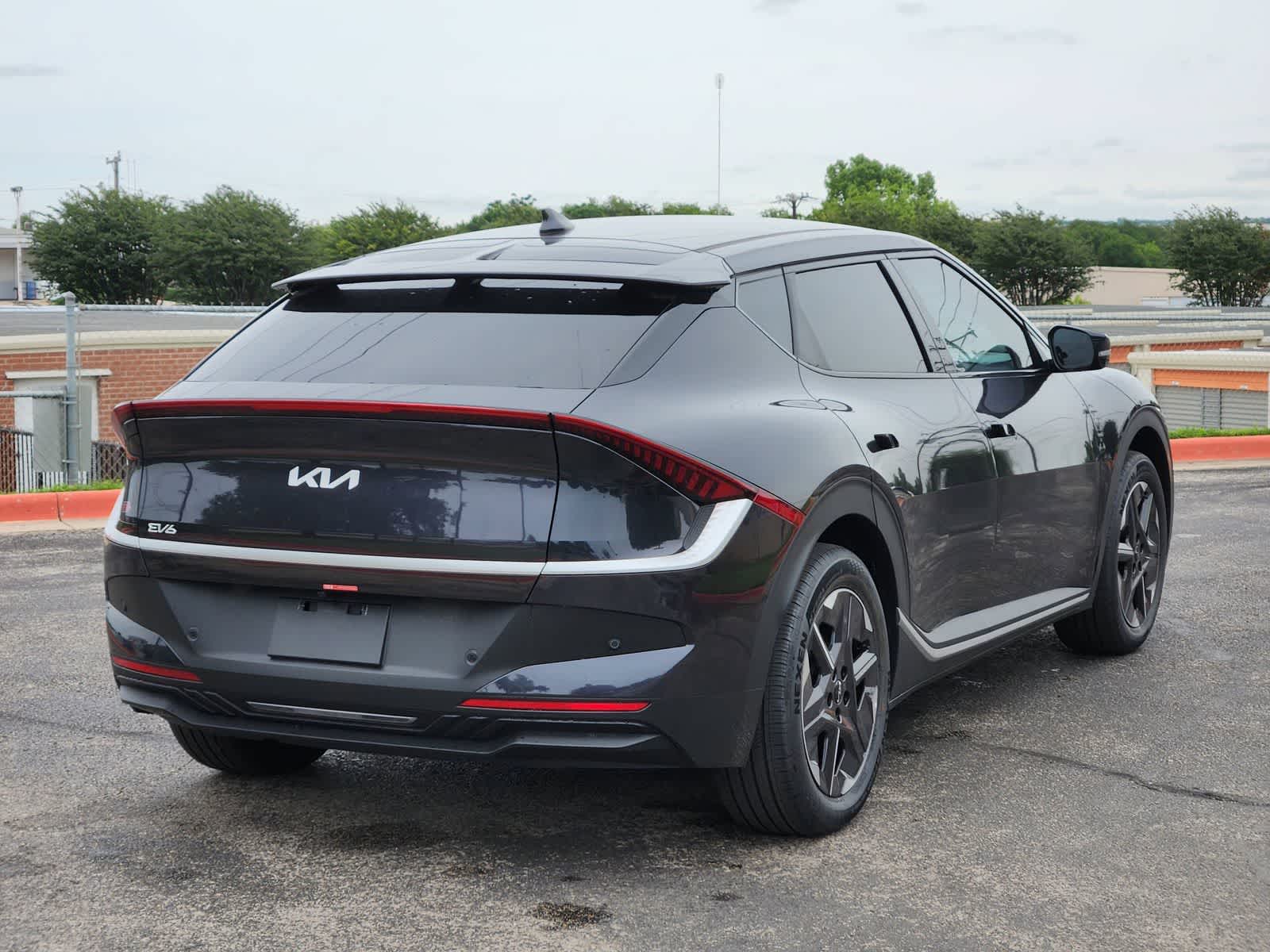 Thumbnail: 2026 Kia EV6 - 4