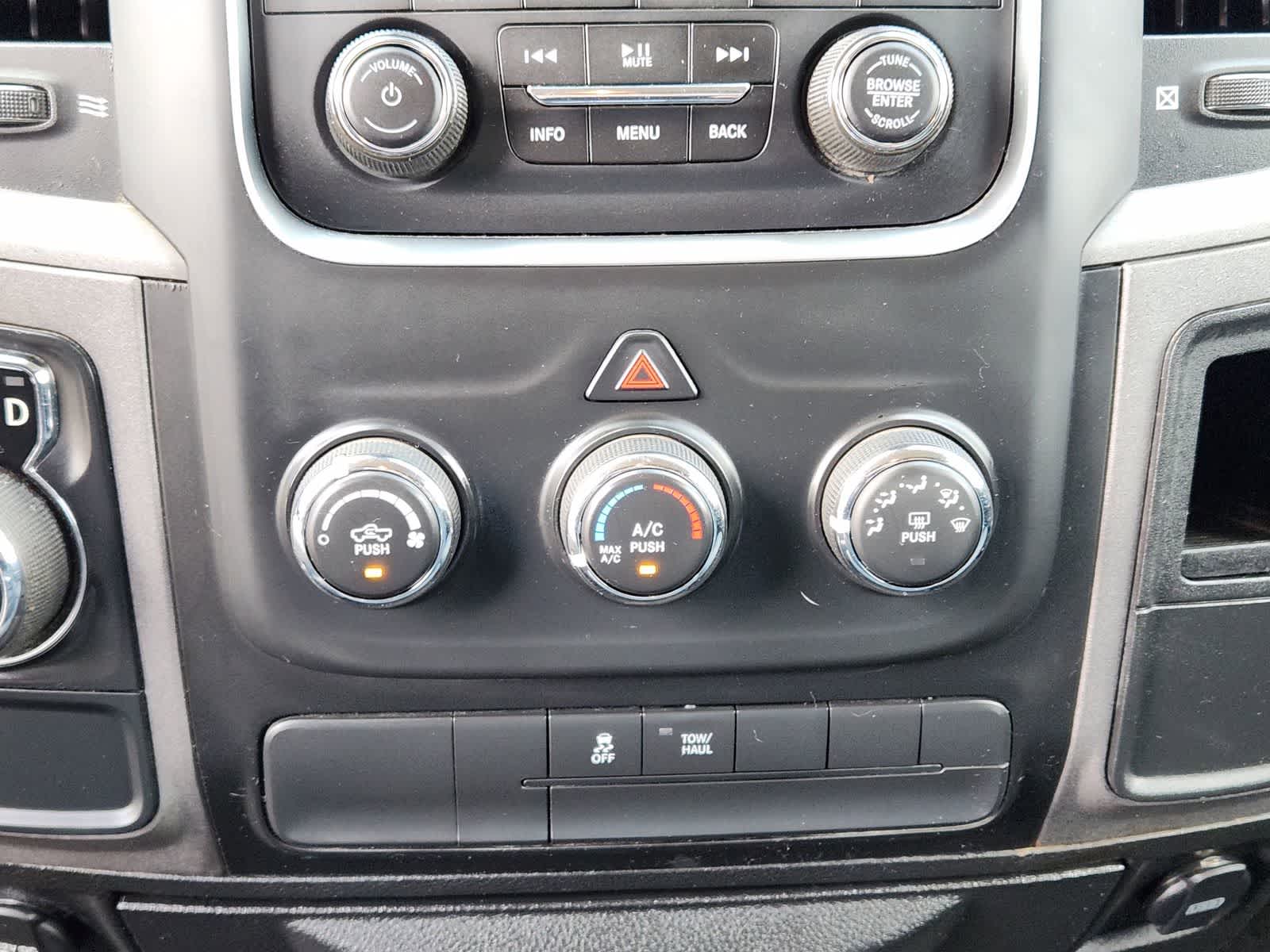 Thumbnail: 2019 RAM 1500 Classic - 17