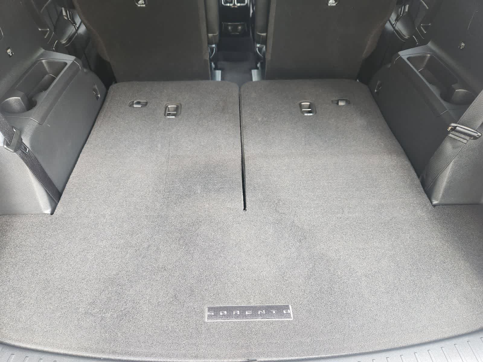 Thumbnail: 2023 Kia Sorento - 34