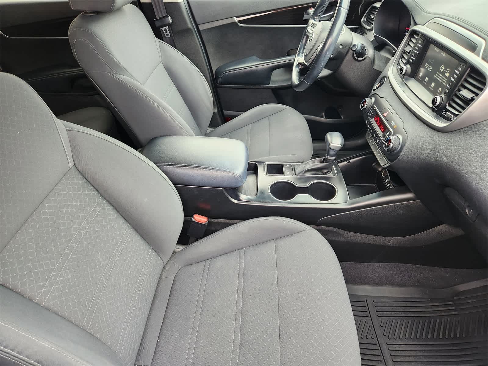 Thumbnail: 2020 Kia Sorento - 14