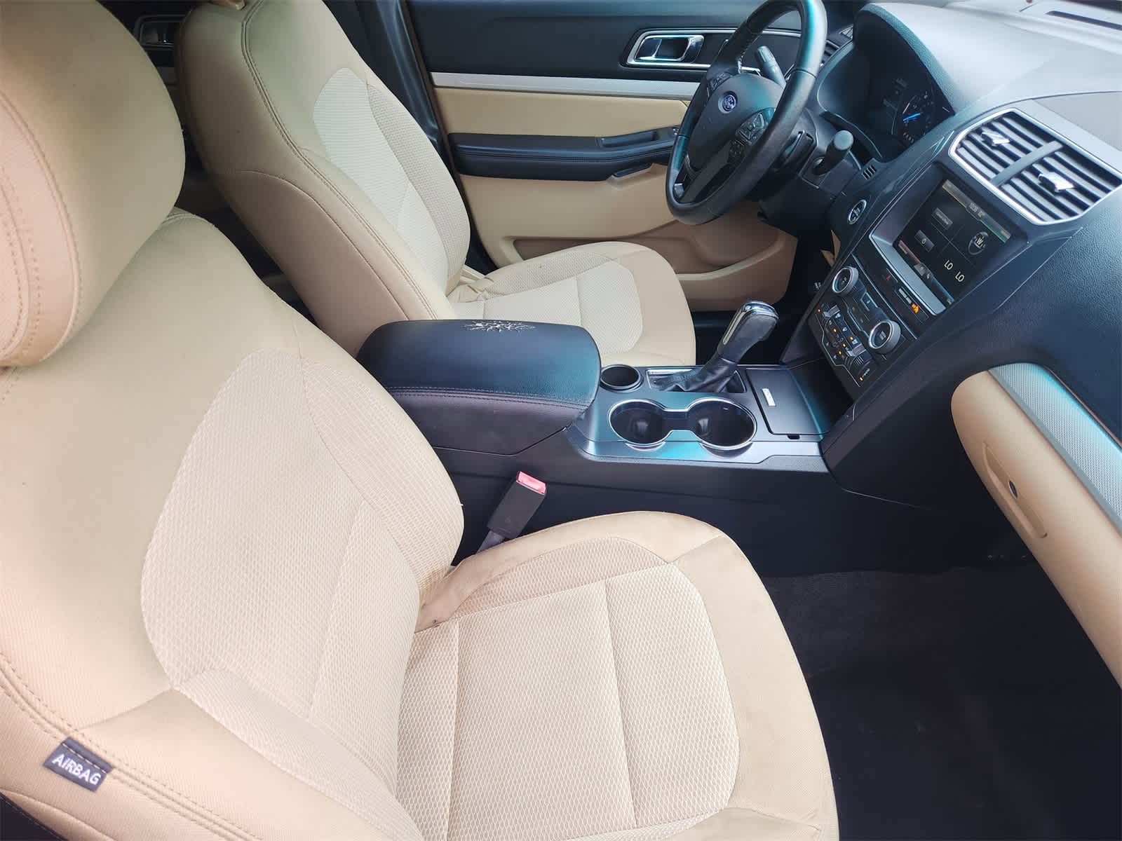 Thumbnail: 2016 Ford Explorer - 13