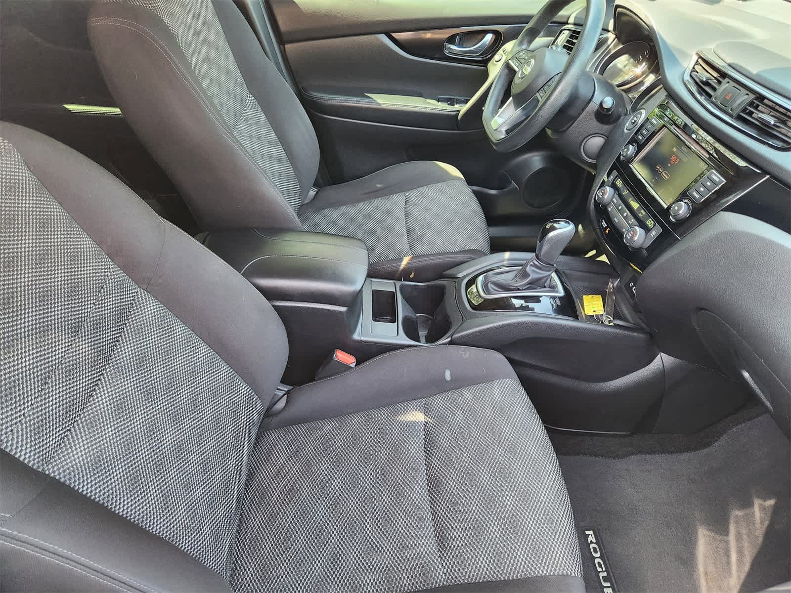 Thumbnail: 2019 Nissan Rogue Sport - 12