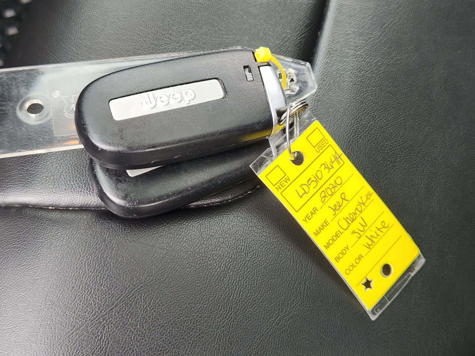 Thumbnail: 2020 Jeep Cherokee - 35