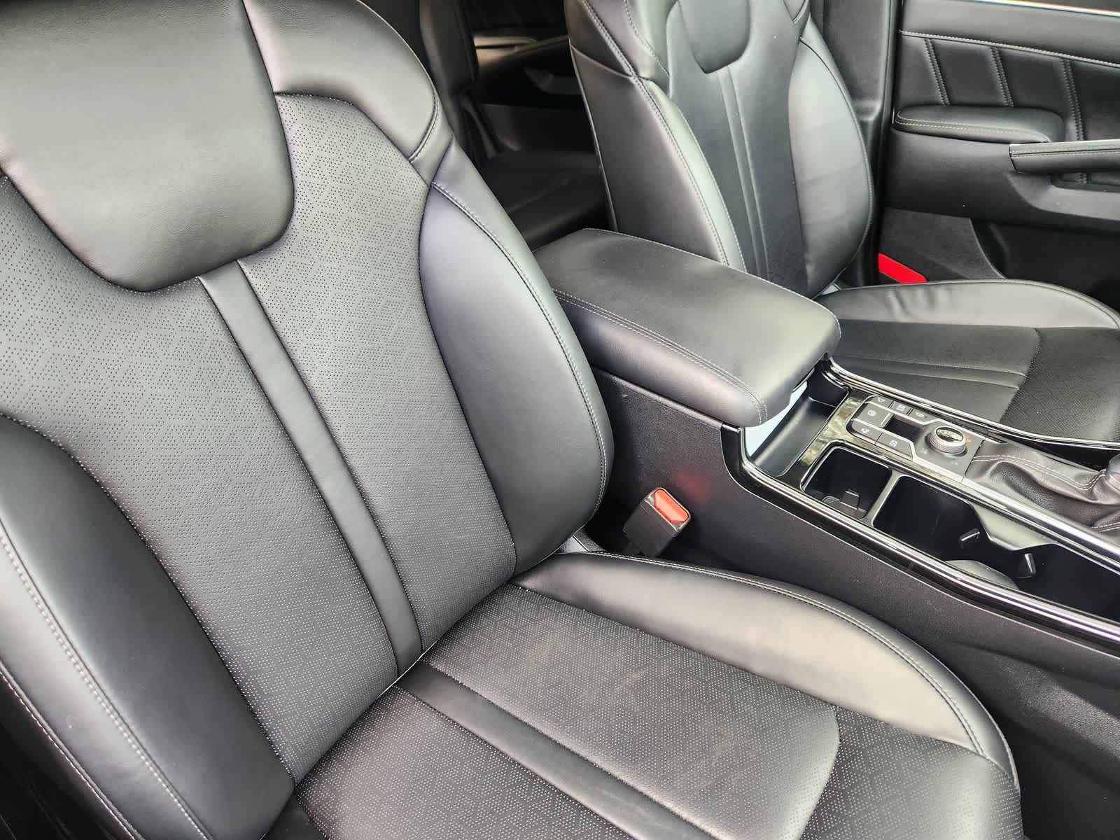 Thumbnail: 2023 Kia Sorento - 14