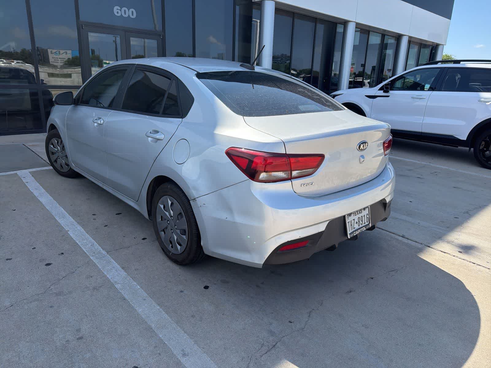 Thumbnail: 2020 Kia Rio - 8