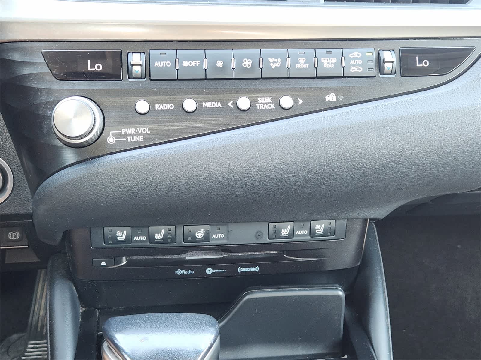 Thumbnail: 2021 Lexus ES - 19