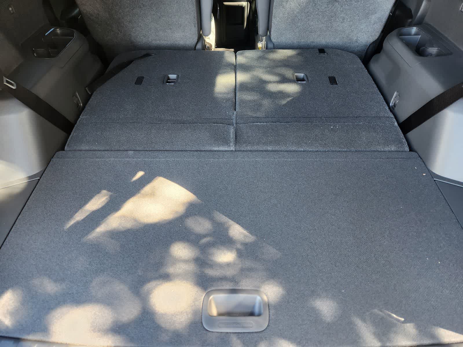 Thumbnail: 2026 Kia EV9 - 27