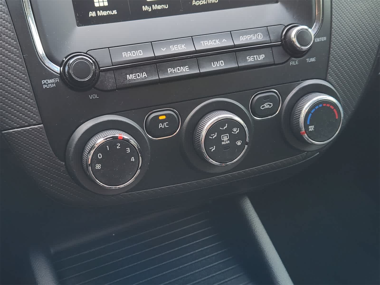 Thumbnail: 2017 Kia Forte - 19