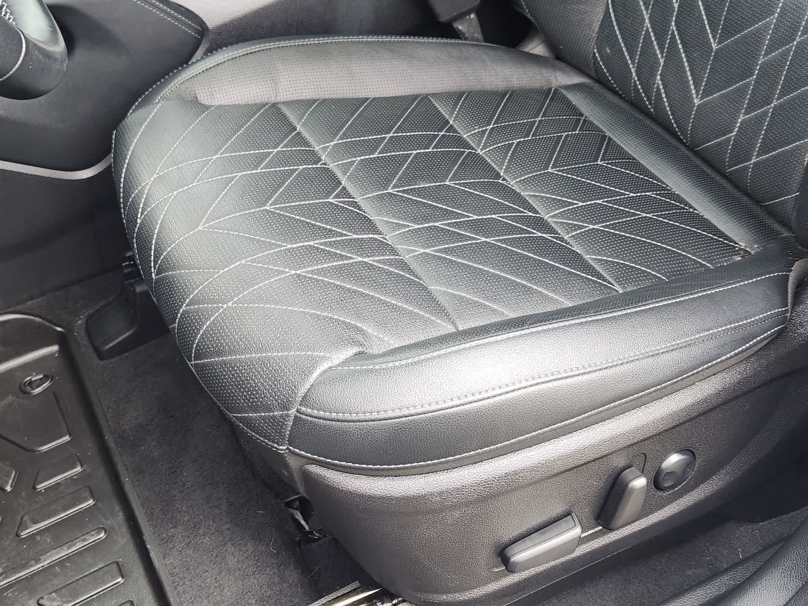 Thumbnail: 2023 Kia Telluride - 23