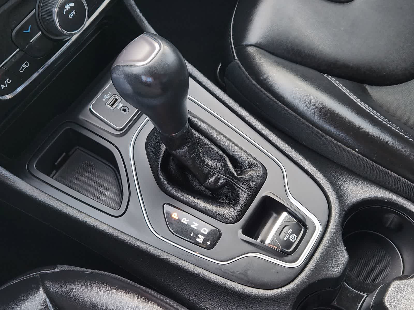 Thumbnail: 2019 Jeep Cherokee - 19