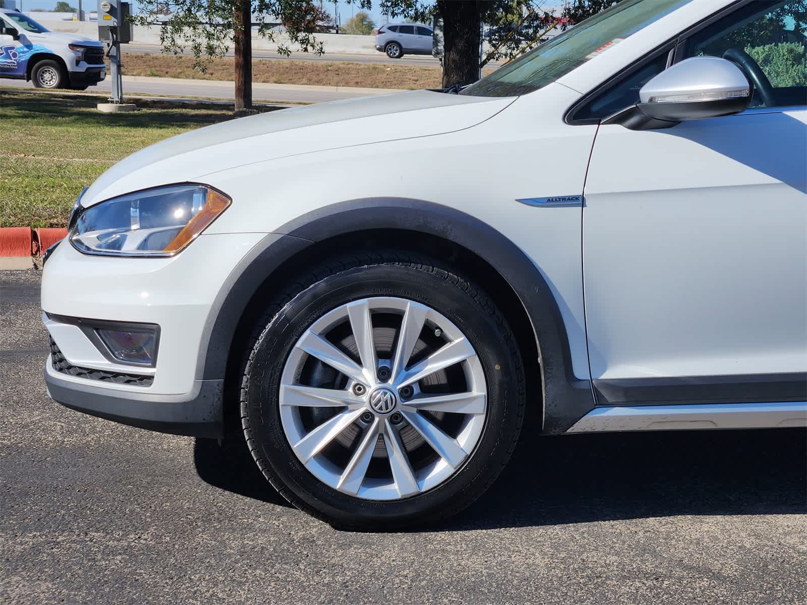 Thumbnail: 2017 Volkswagen Golf - 8