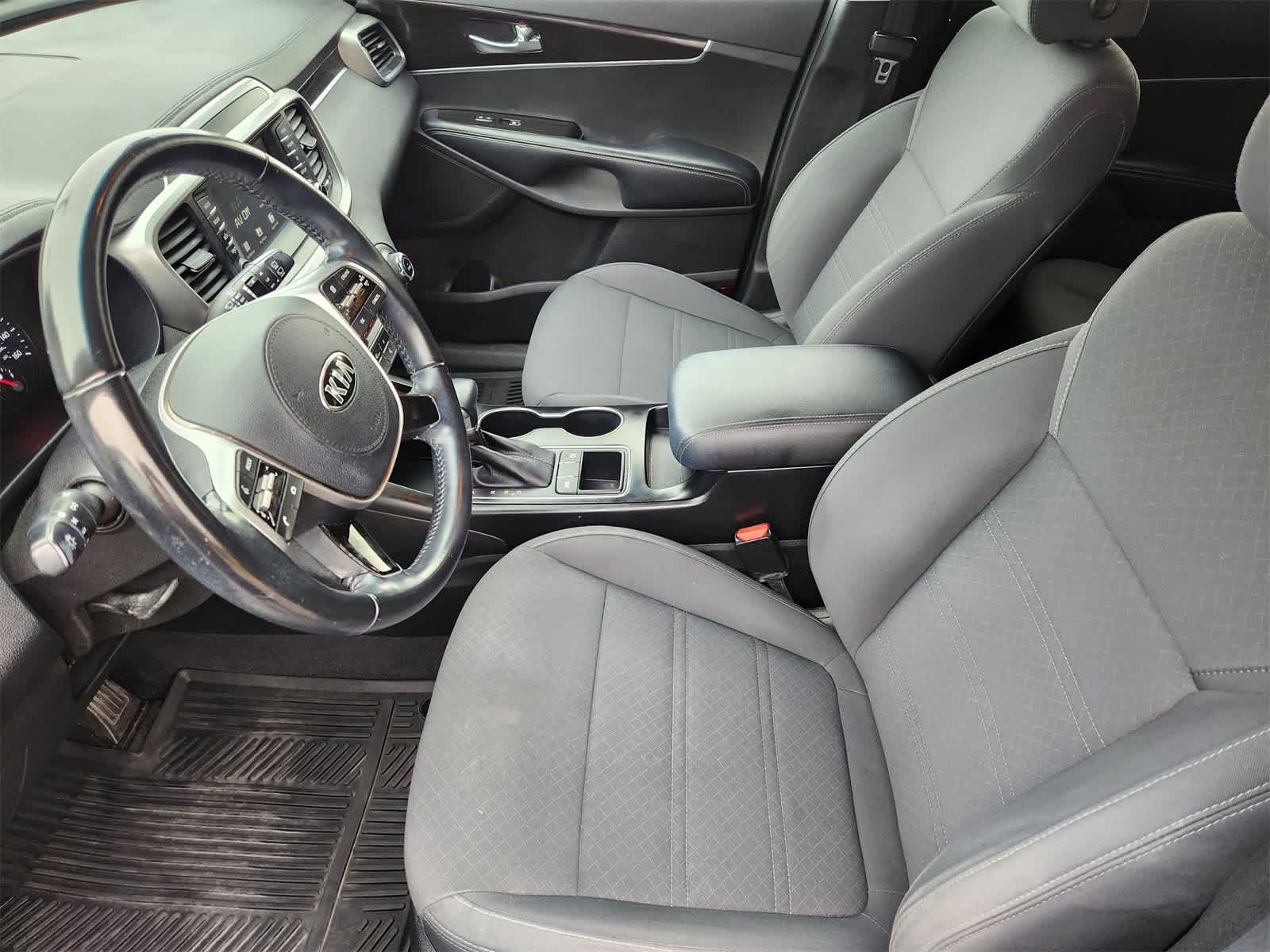 Thumbnail: 2020 Kia Sorento - 13