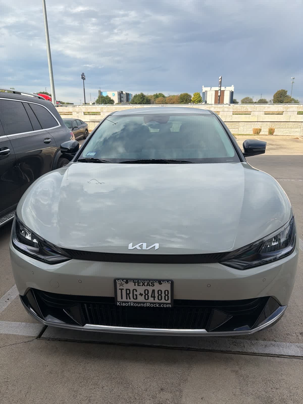 Thumbnail: 2023 Kia EV6 - 2