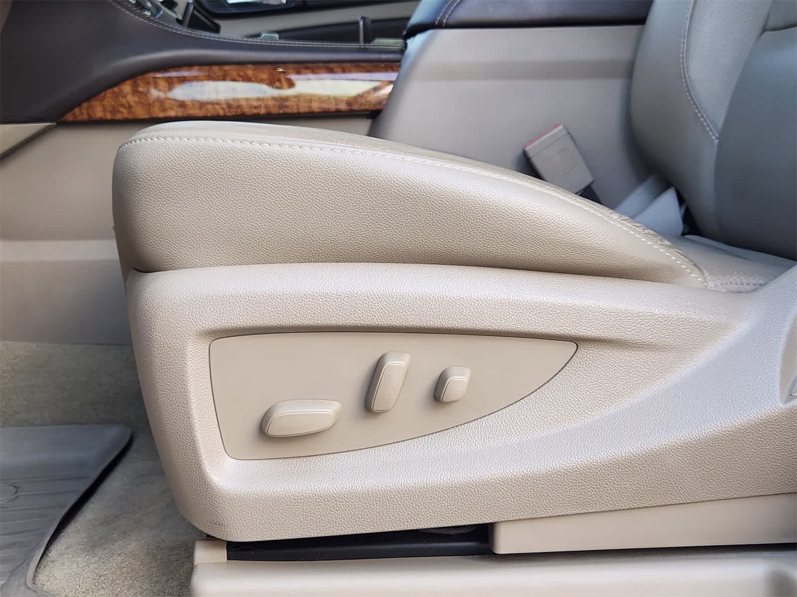 Thumbnail: 2018 Chevrolet Tahoe - 24