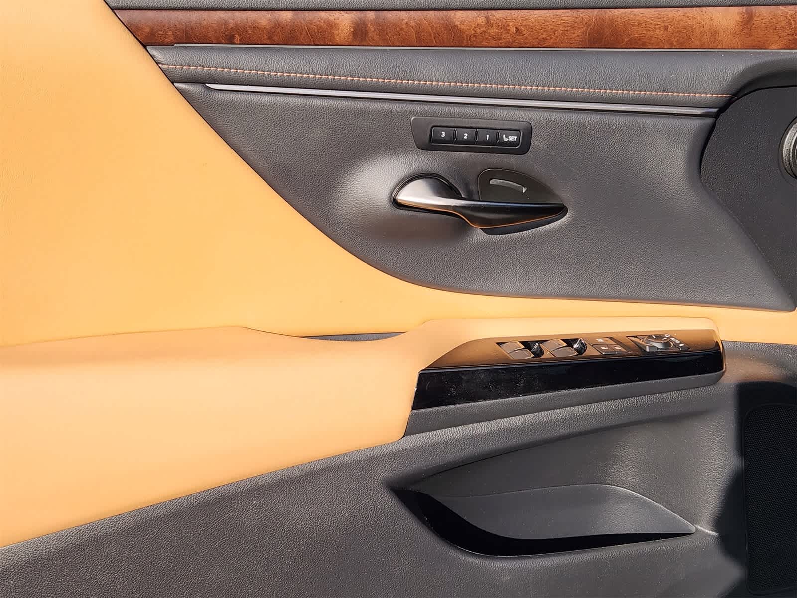 Thumbnail: 2024 Lexus ES - 21