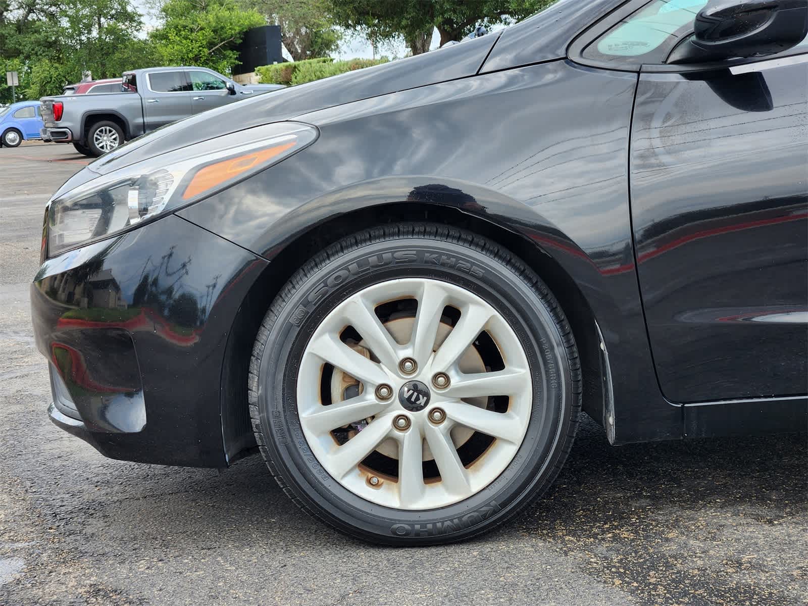 Thumbnail: 2017 Kia Forte - 8