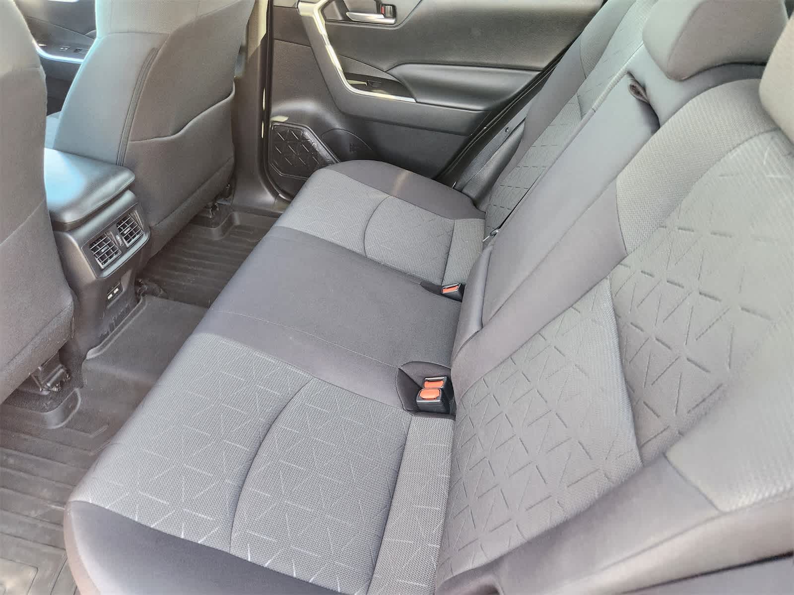 Thumbnail: 2021 Toyota RAV4 - 25