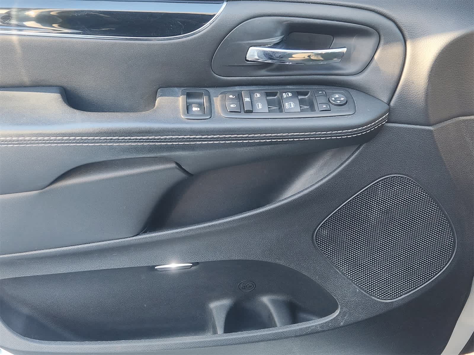 Thumbnail: 2017 Dodge Grand Caravan - 20