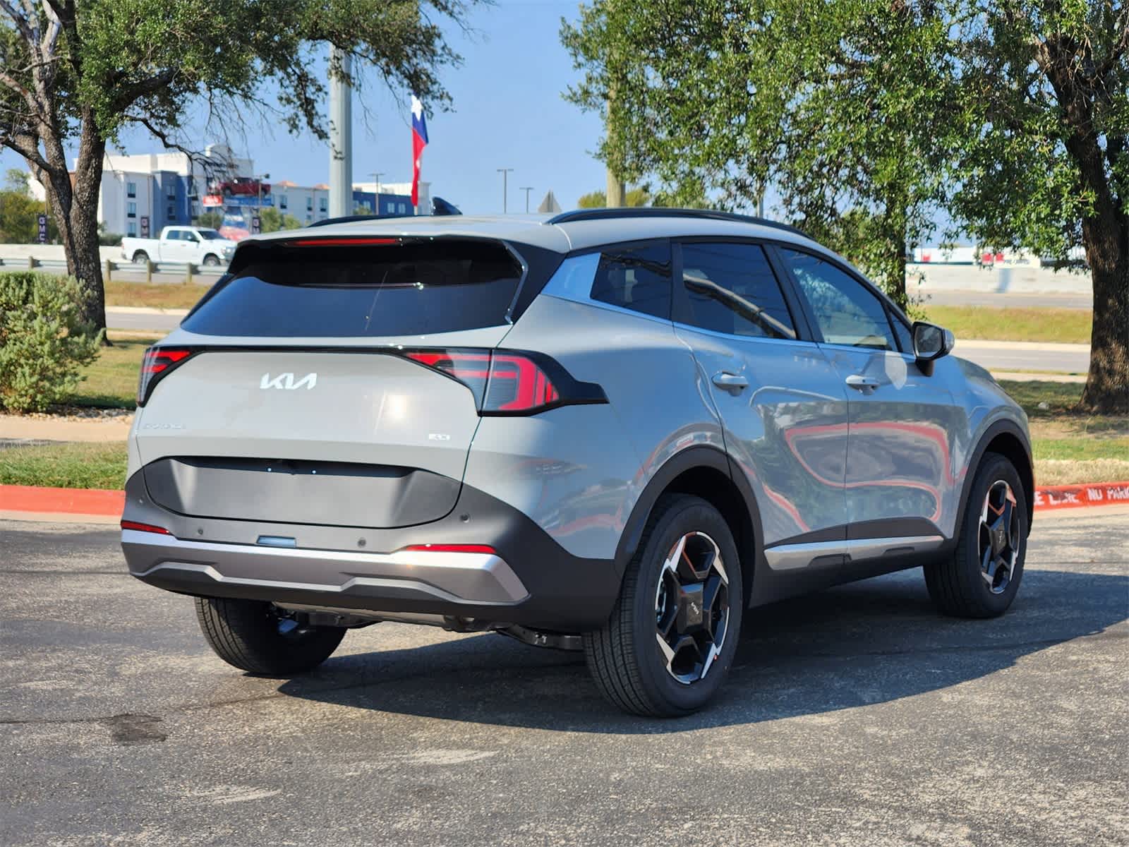 Thumbnail: 2026 Kia Sportage - 4