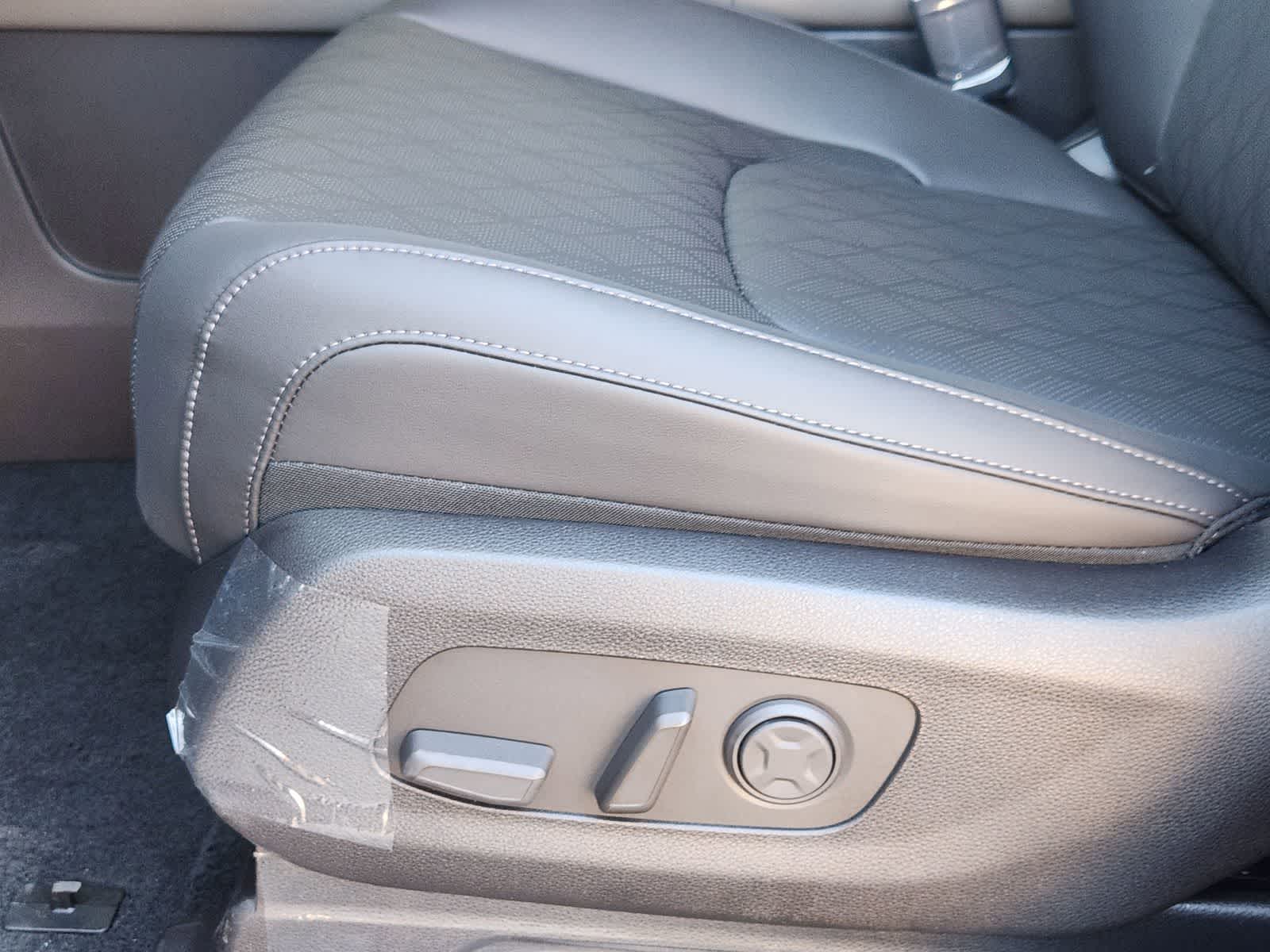 Thumbnail: 2026 Kia Carnival - 21