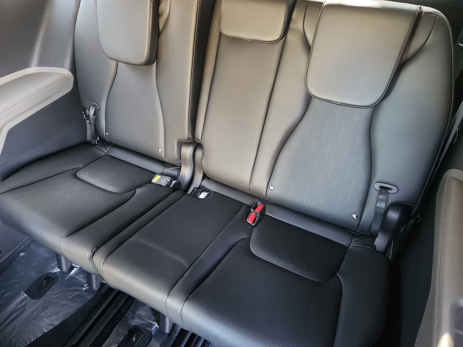 Thumbnail: 2026 Kia Carnival - 27