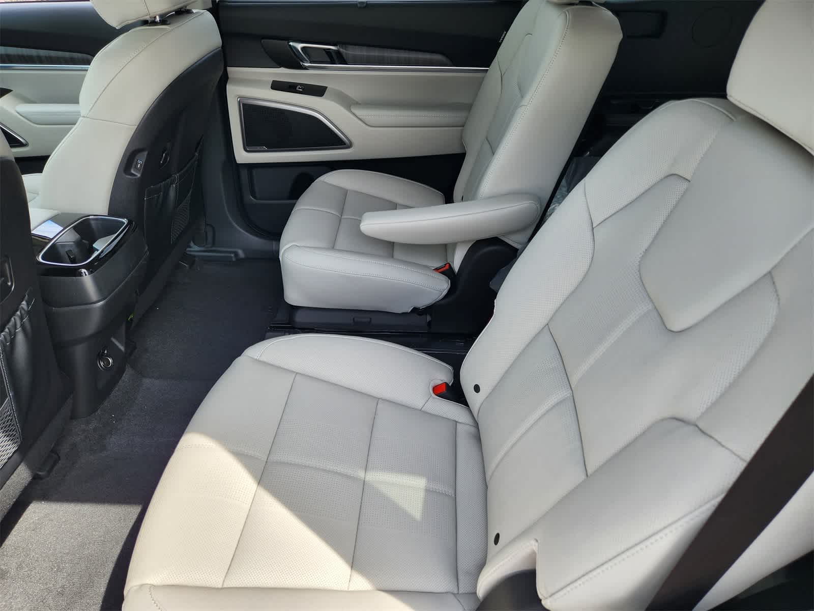 Thumbnail: 2025 Kia Telluride - 23