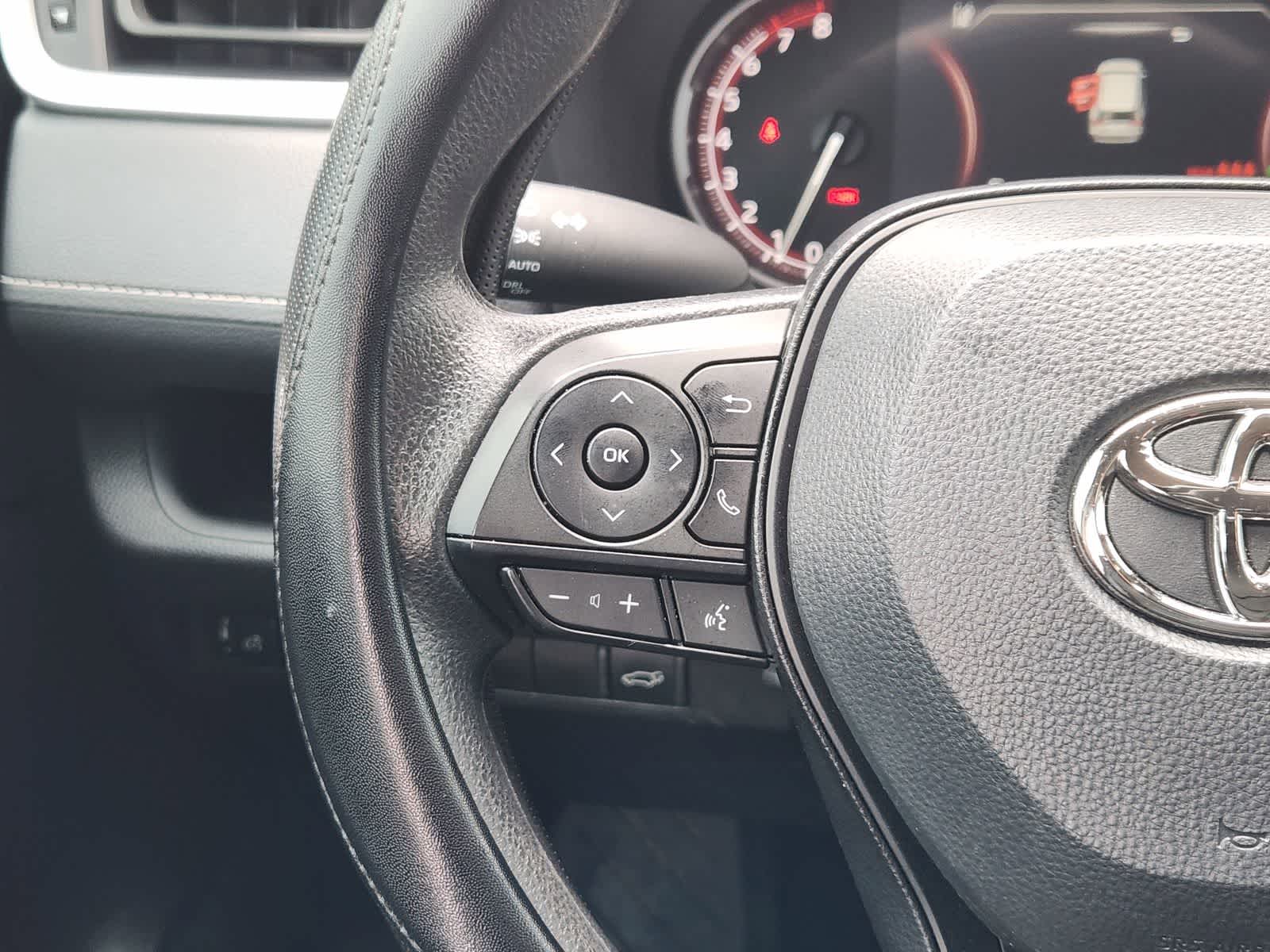 Thumbnail: 2025 Toyota RAV4 - 29