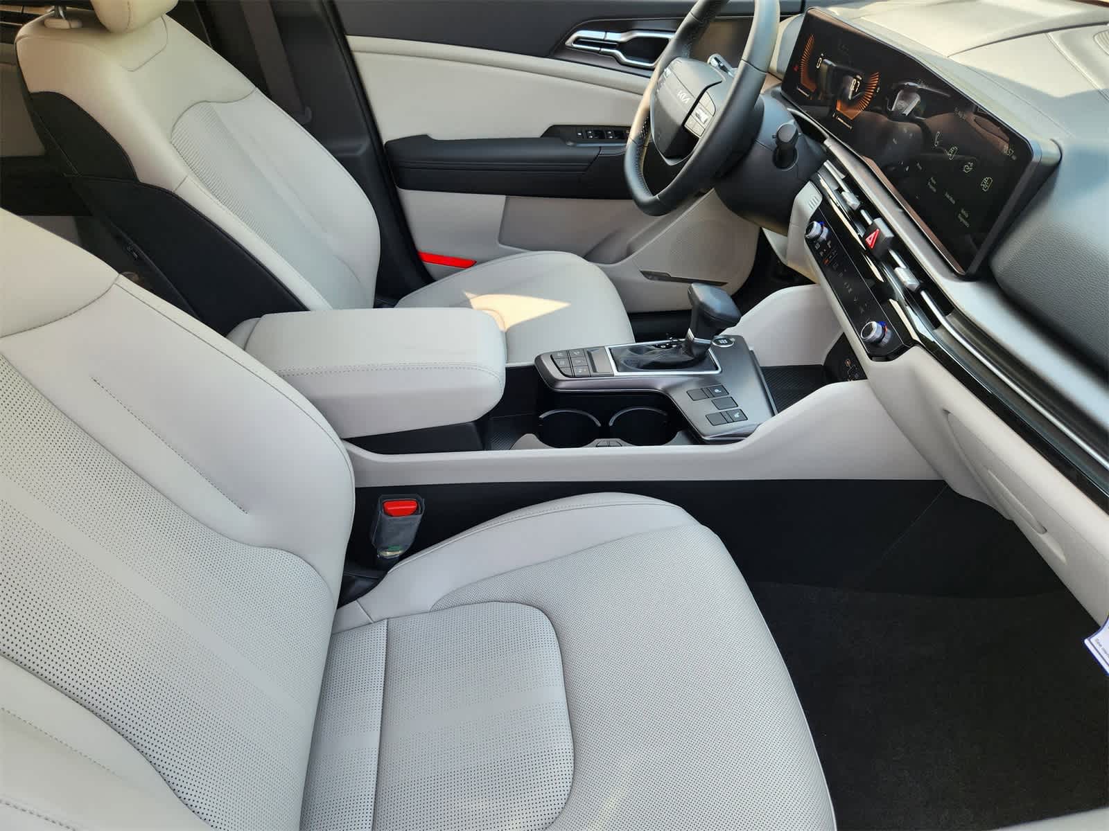 Thumbnail: 2026 Kia Sportage - 12