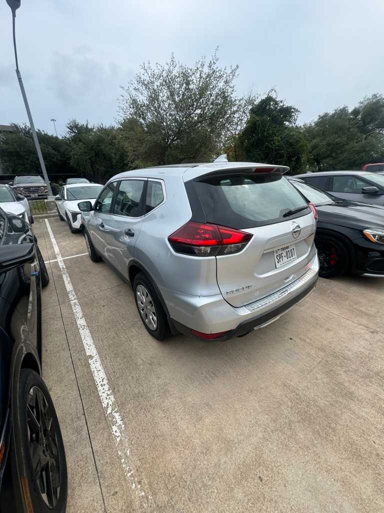 Thumbnail: 2018 Nissan Rogue - 3