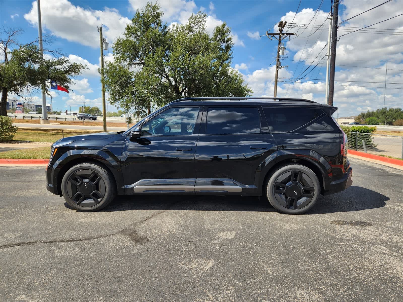 Thumbnail: 2026 Kia EV9 - 4