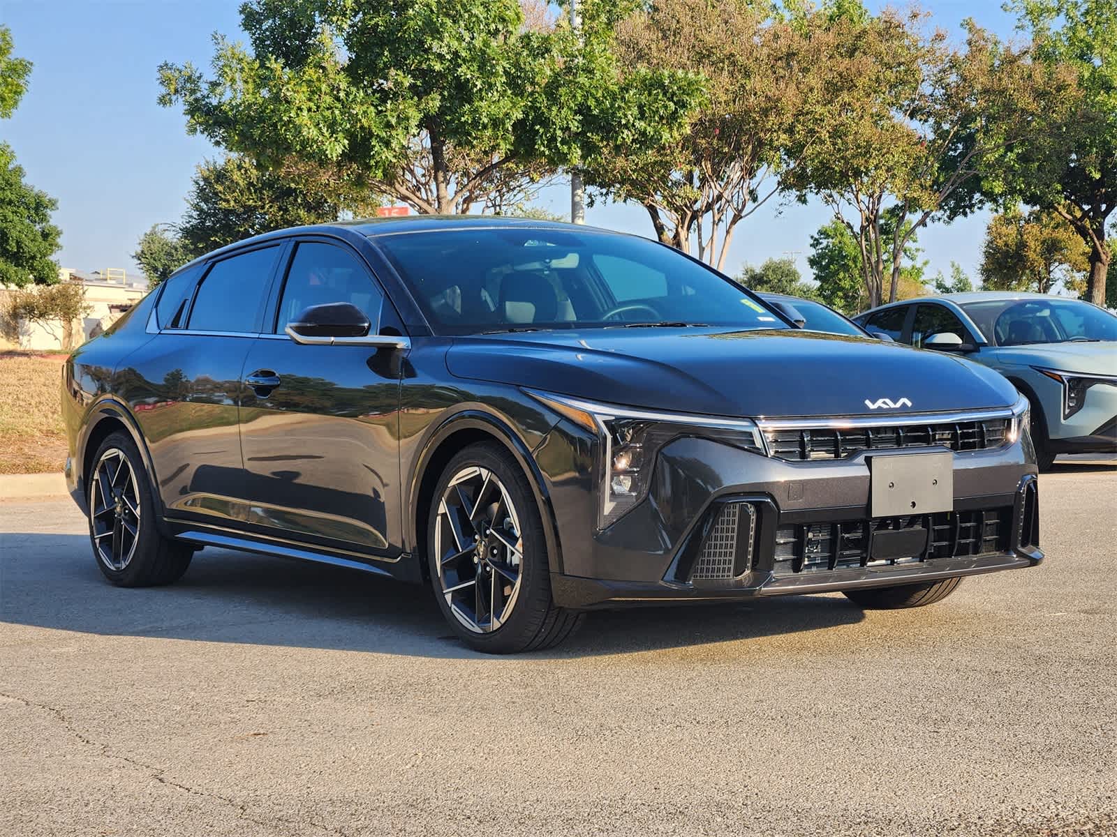 2025 Kia K4 GT-Line photo 3