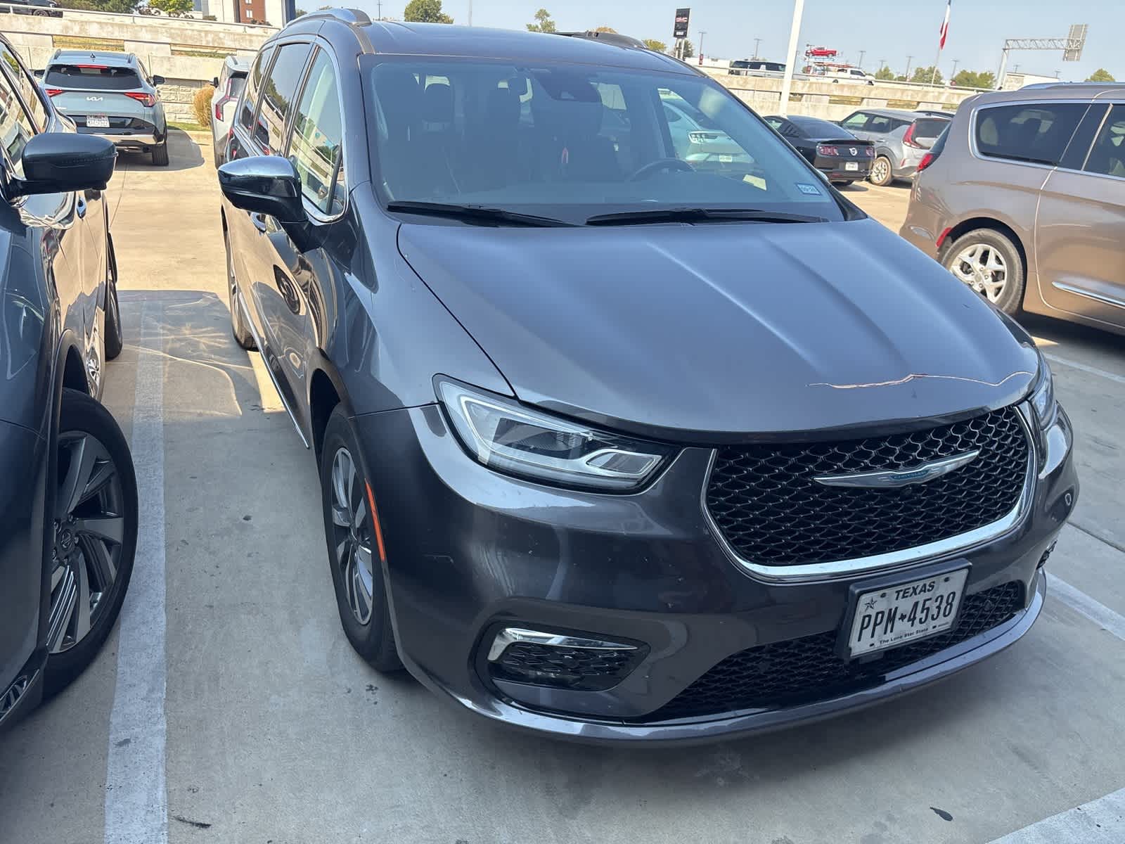 Thumbnail: 2021 Chrysler Pacifica - 2
