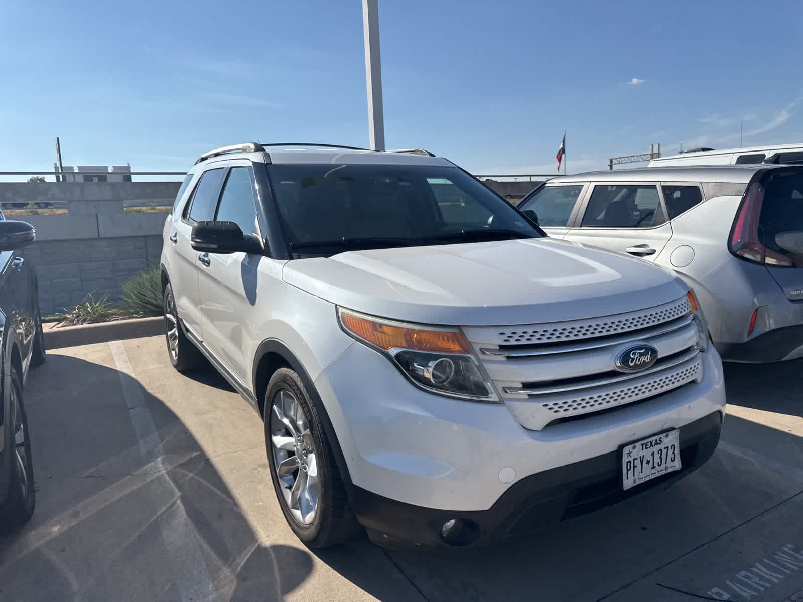 2013 Ford Explorer Limited photo 2