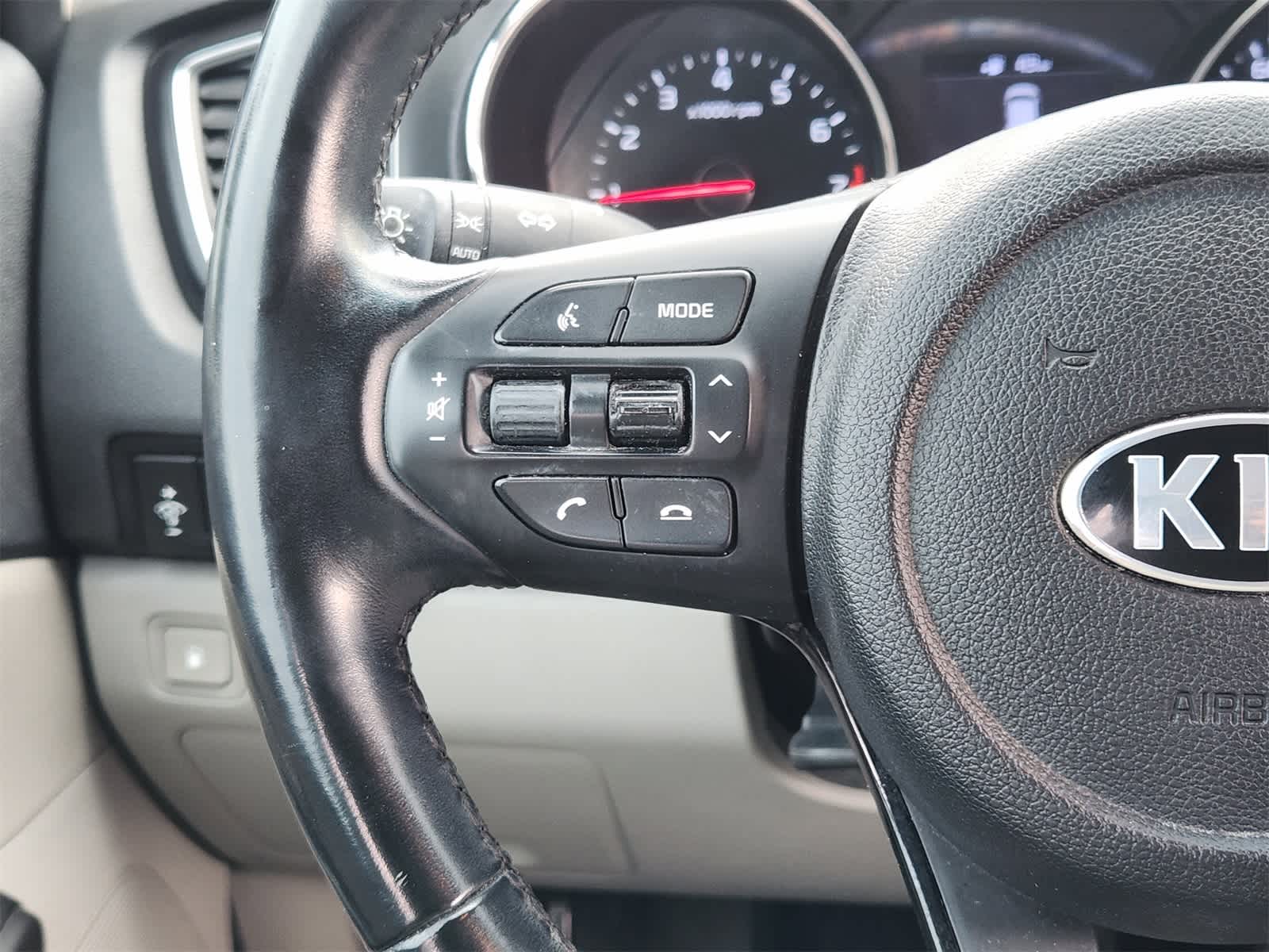 Thumbnail: 2019 Kia Sedona - 26