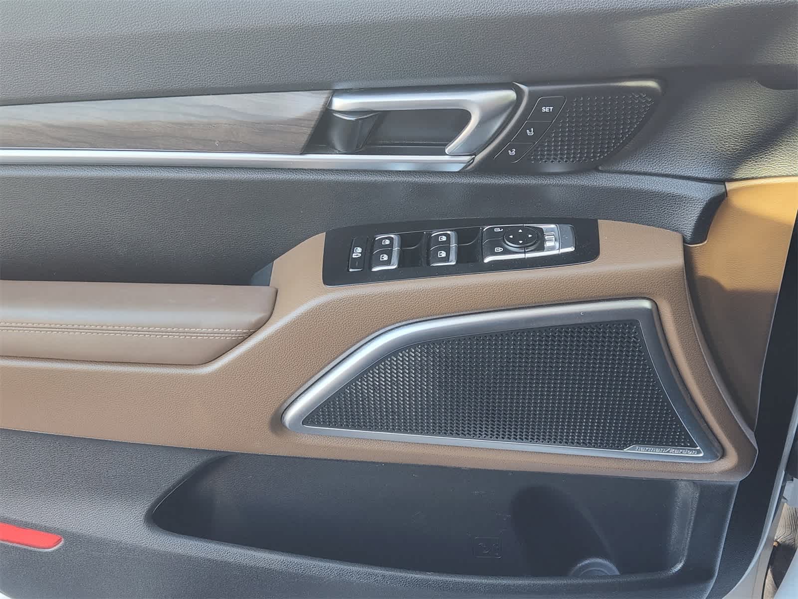 Thumbnail: 2022 Kia Telluride - 22