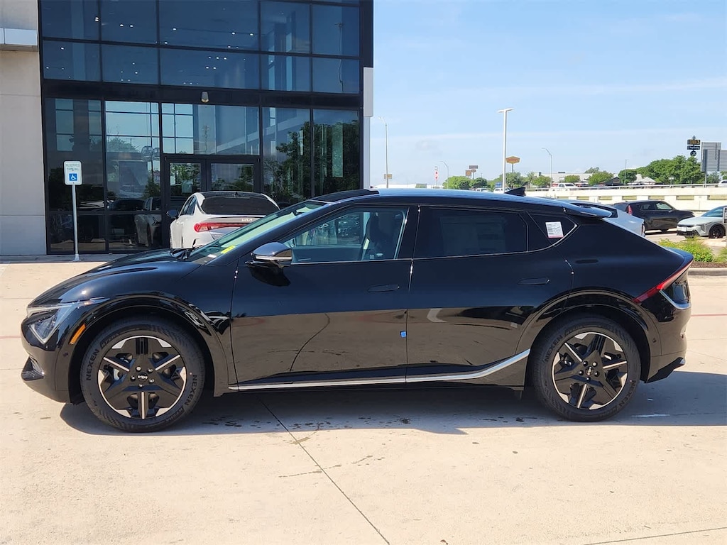 New 2025 Kia EV6 Wind SUV