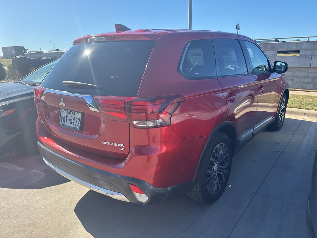 Used 2018 Mitsubishi Outlander SE CUV
