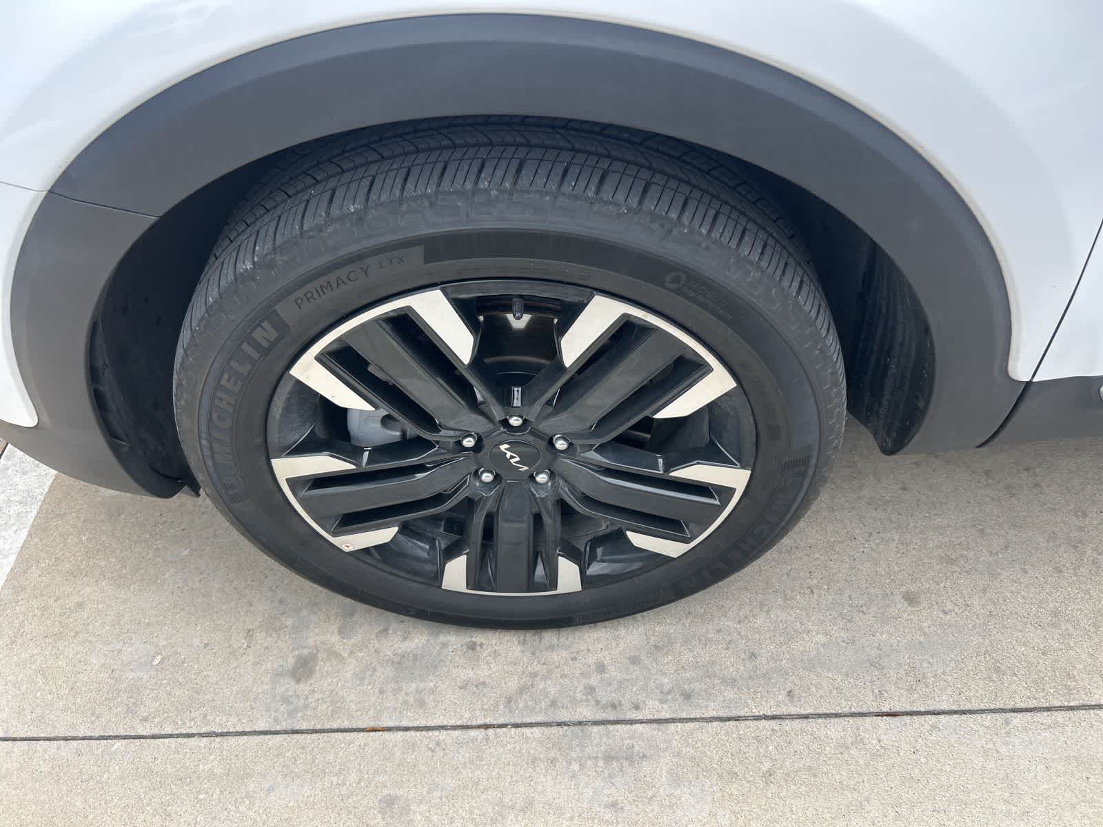 Thumbnail: 2023 Kia Telluride - 8