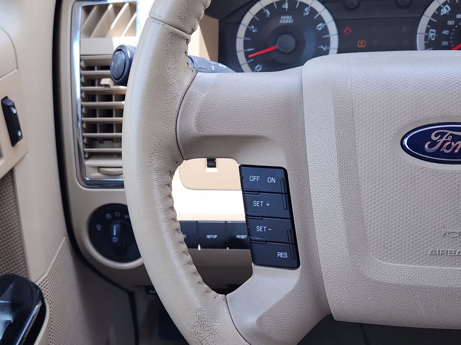 Thumbnail: 2011 Ford Escape - 25