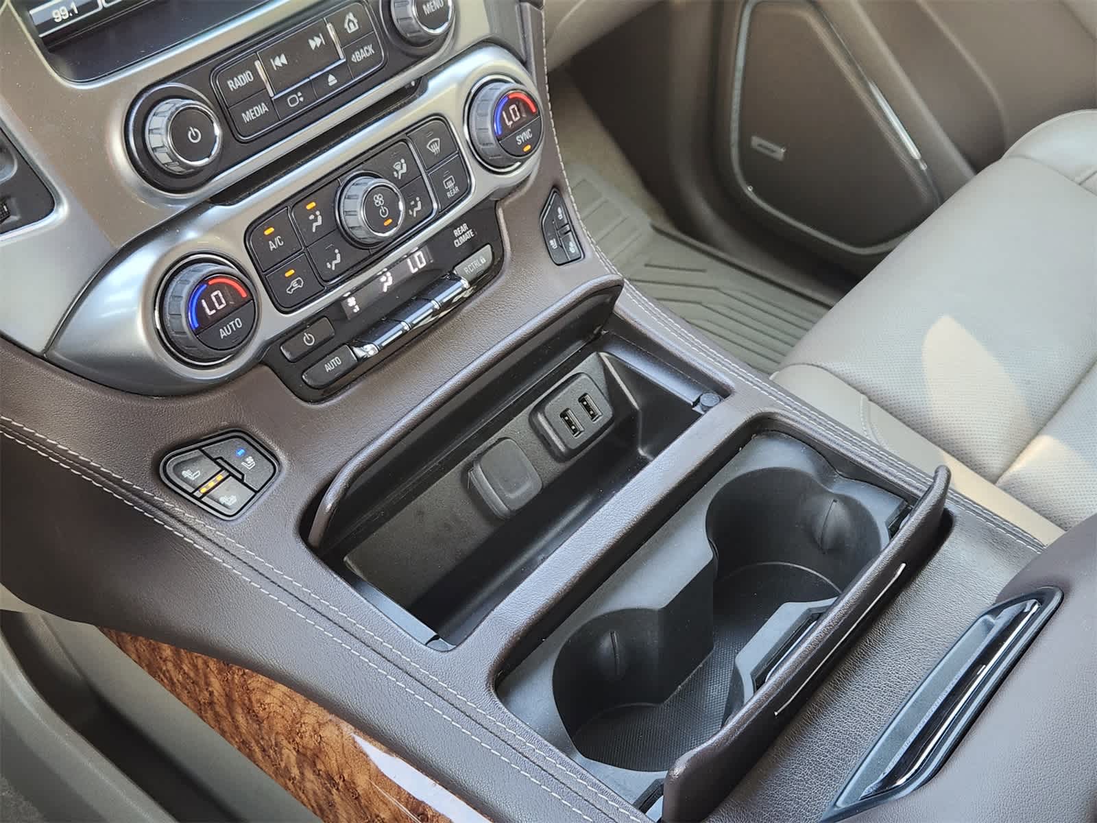 Thumbnail: 2018 Chevrolet Tahoe - 20