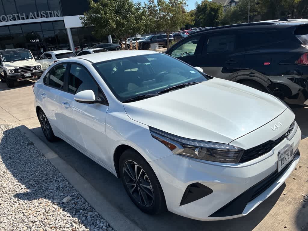 Thumbnail: 2023 Kia Forte - 3