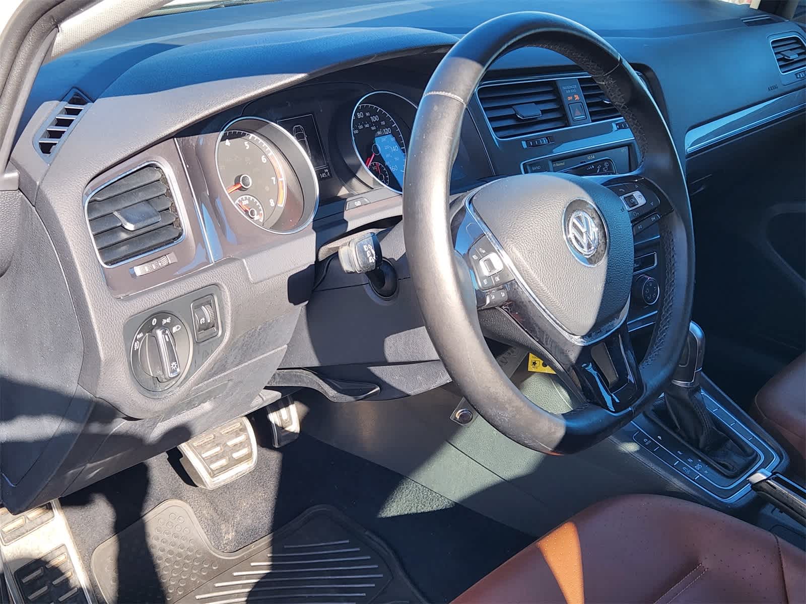 Thumbnail: 2017 Volkswagen Golf - 6