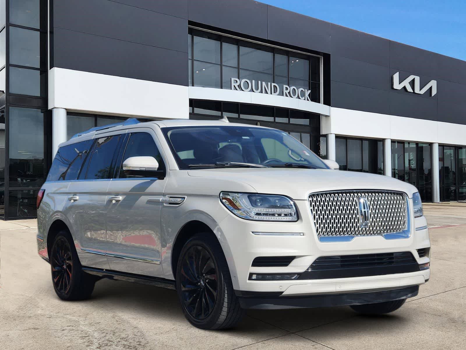 Thumbnail: 2020 Lincoln Navigator - 3