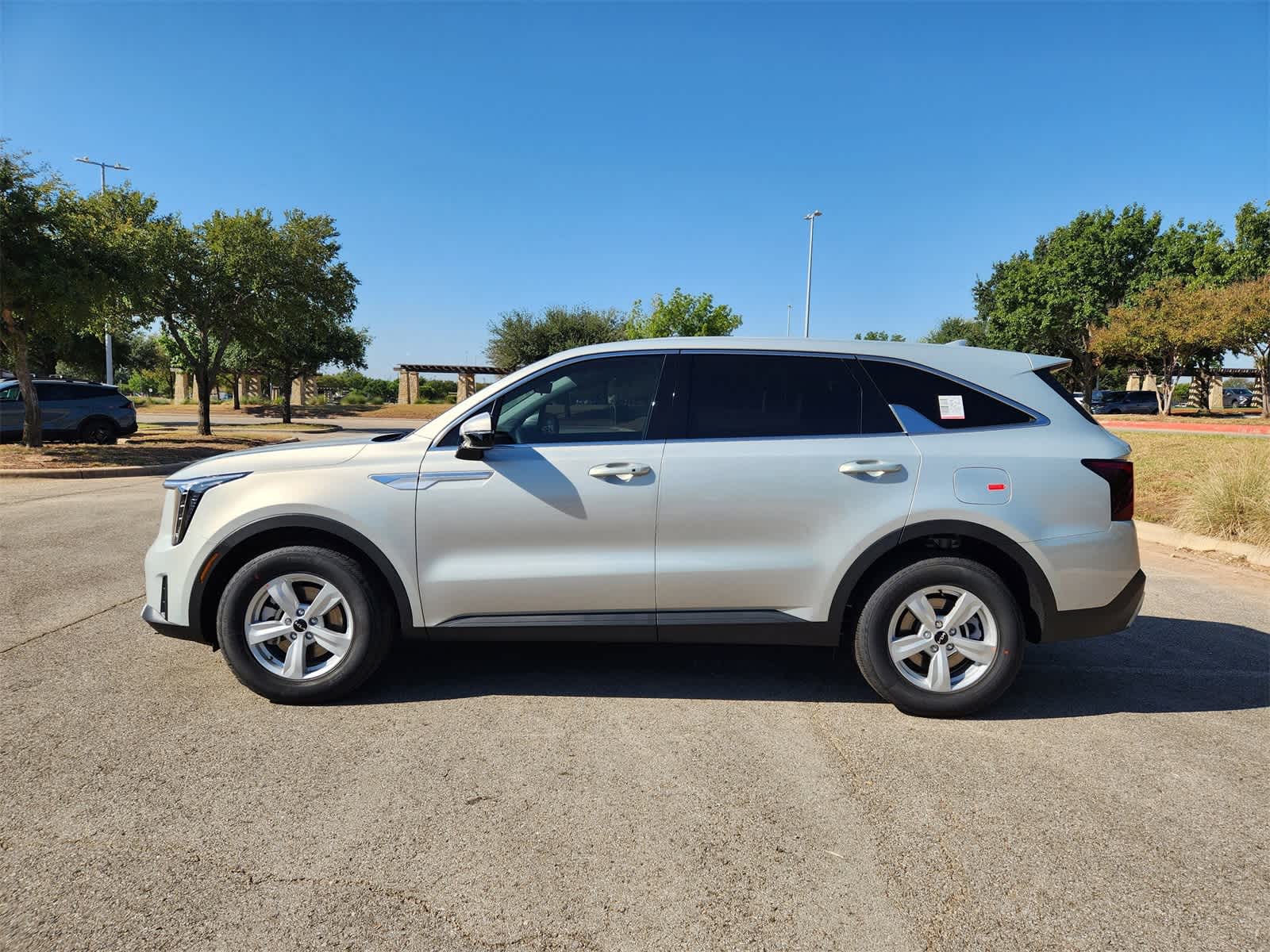 2026 Kia Sorento LX photo 3
