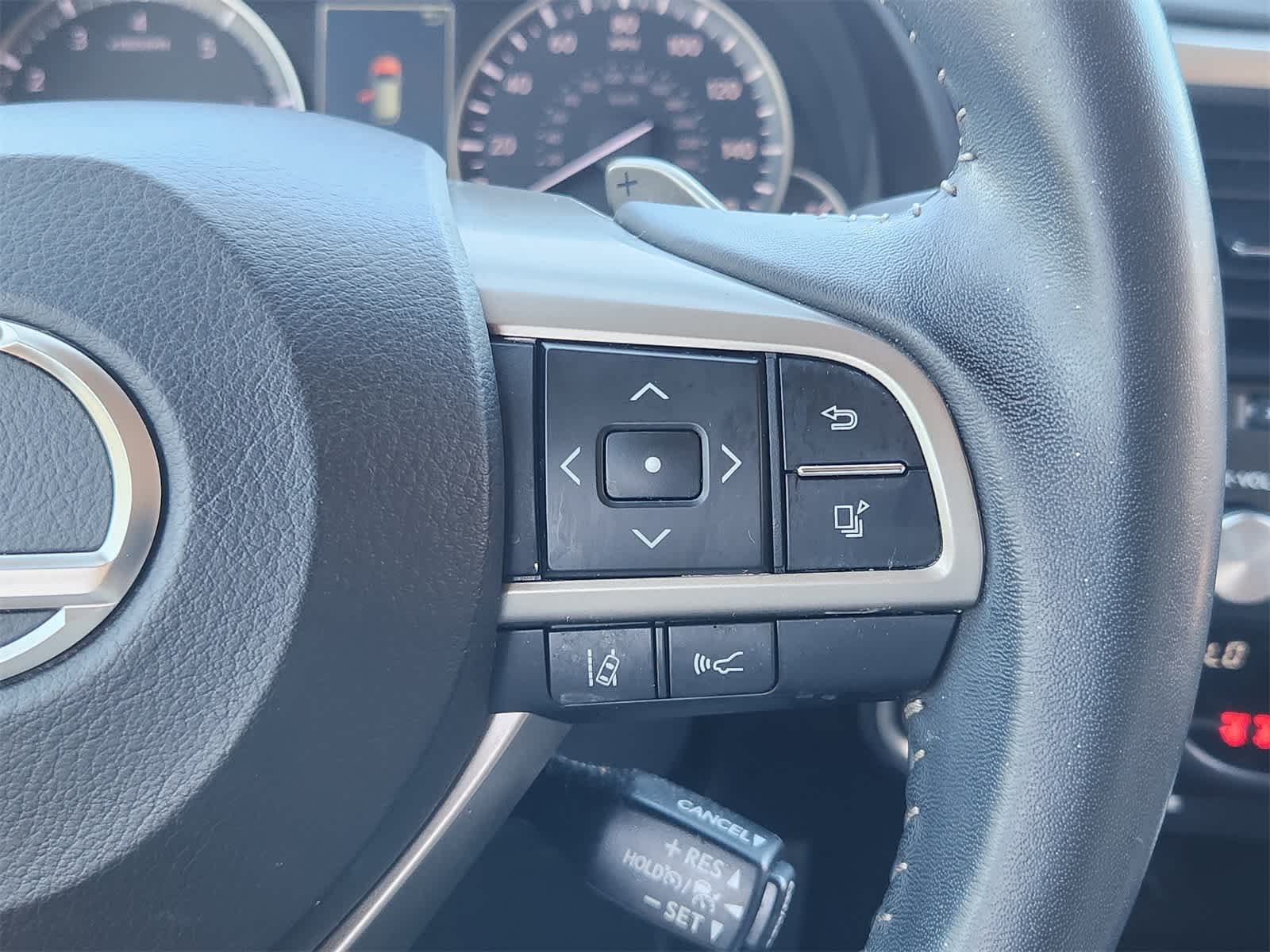 Thumbnail: 2022 Lexus RX - 28